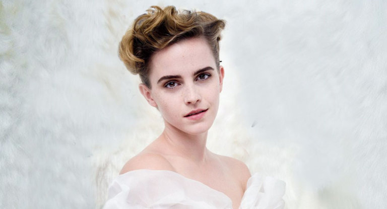 Le critiche per la foto a seno scoperto di Emma Watson non hanno alcun senso