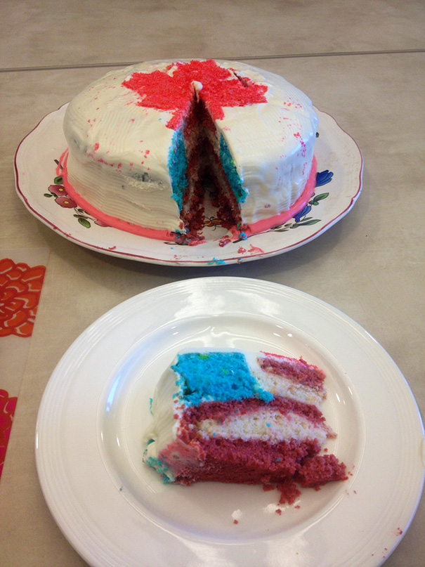 Se tagli la torta canadese, la fetta sembra la bandiera americana.