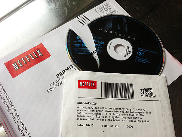 Il DVD di Unbreakble si è rotto. Se non è ironia questa...