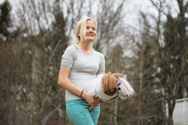 Hobbyhorse, il nuovo sport delle ragazze finlandesi