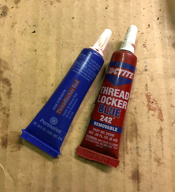 Il blu è quello rosso e il rosso è quello blu. Bravissimi.