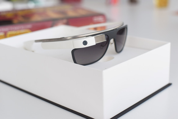 I Google Glass, quelli con cui saremmo diventati tutti una specie di Neo di Matrix, sono finiti nel dimenticatoio.