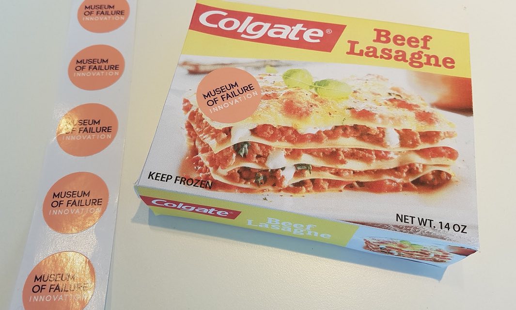 Non è difficile capire perché le lasagne Colgate siano state un fallimento. Perché qualcuno dovrebbe mangiare il cibo di un'azienda che fa esclusivamente dentifrici? Eek.