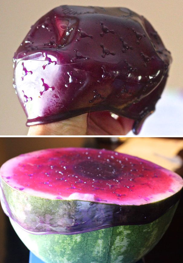 Questa specie di grosso profilattico permette di conservare perfettamente i cibi.