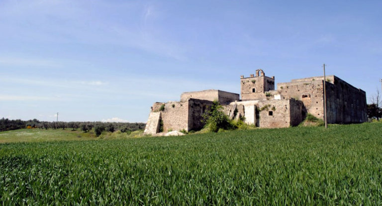 Il Demanio regala castelli, case cantoniere e monasteri abbandonati sulle Vie del Silenzio agli under 40