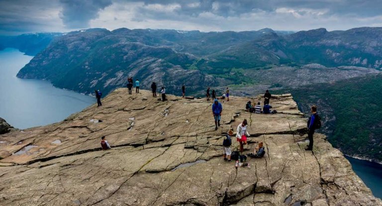 Centinaia di turisti sono finiti in uno sperduto paesino norvegese a causa di un errore di Google Maps