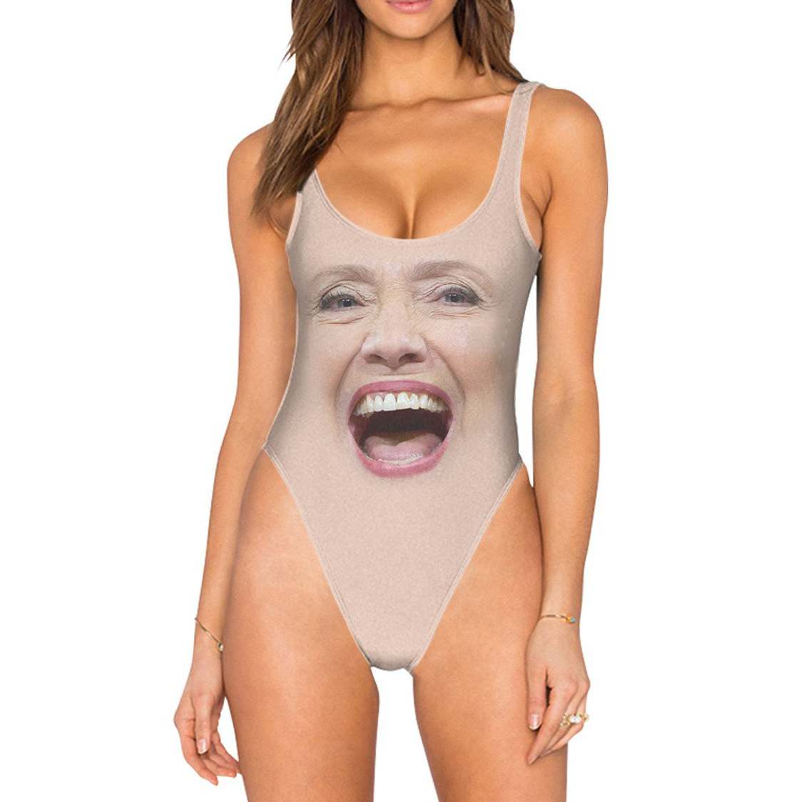Una spaventosa Hillary Clinton