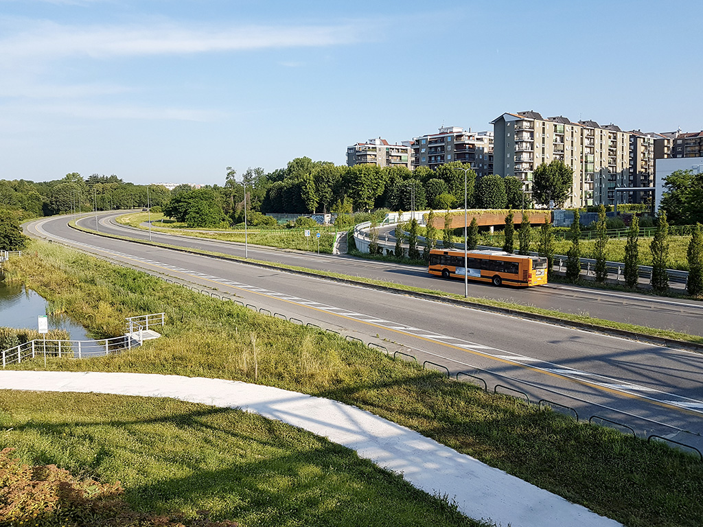 Al confine nord della città, tra Milano e Bresso: la partenza (Foto di Gabriele Ferraresi)