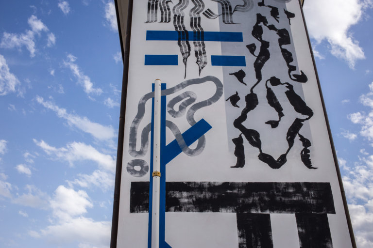Torna Altrove Festival: la street art di Borondo si unisce alla musica nella rassegna calabrese
