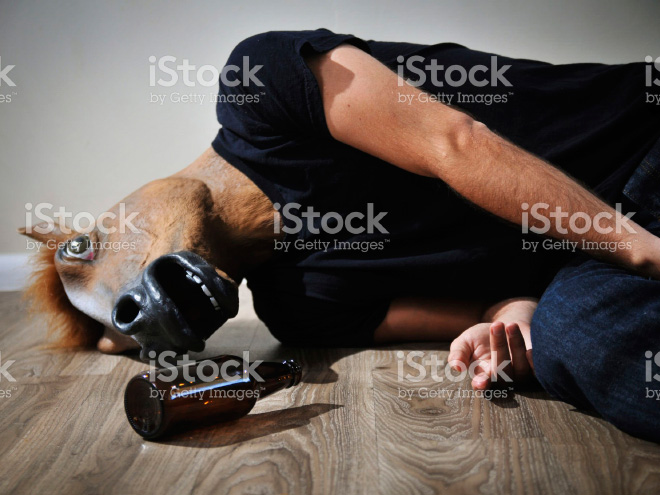 Amico, sei ubriaco come un cavallo.