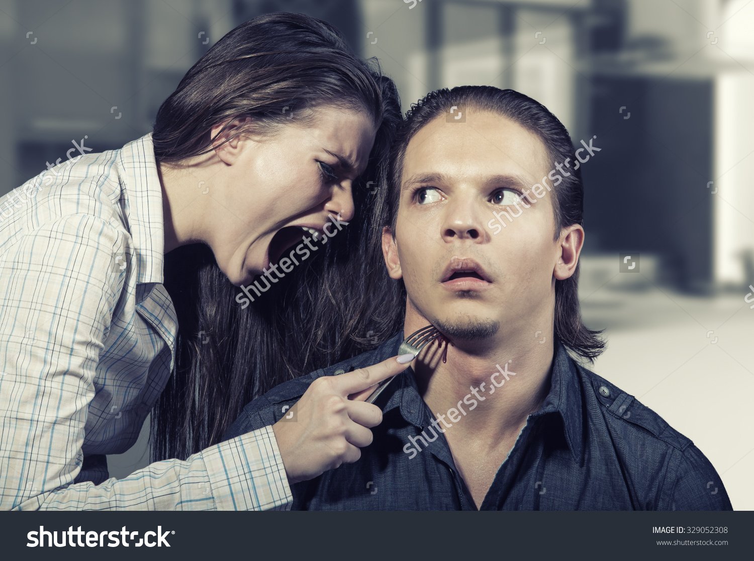 "Ti accoltello, anzi ti afforchetto!"