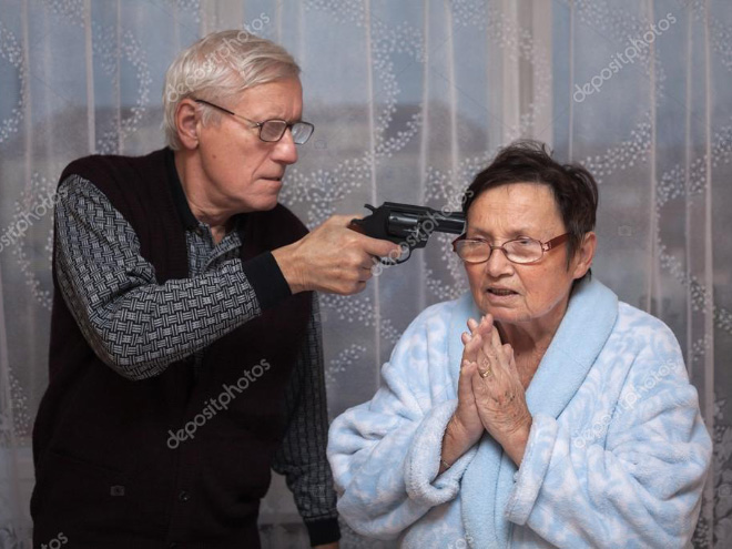 - Dammi tutti i soldi.
- Ma caro, sono quelli della tua pensione...