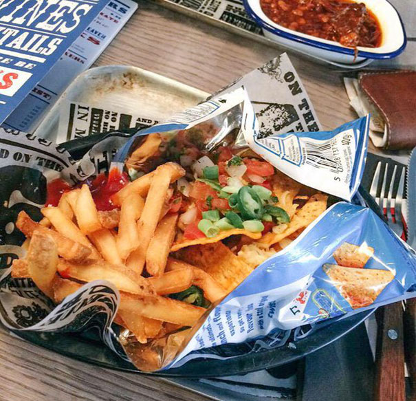 Direttamente dentro i fogli di giornale usato.