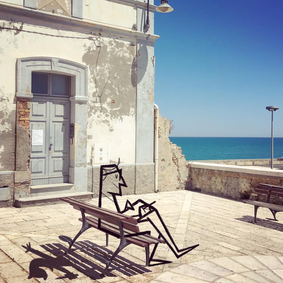 Termoli, disegnatore con iPad