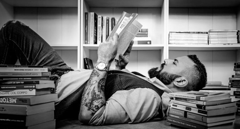 Le 5 regole d’oro per andare in bianco sui social, secondo Gerry Grassi