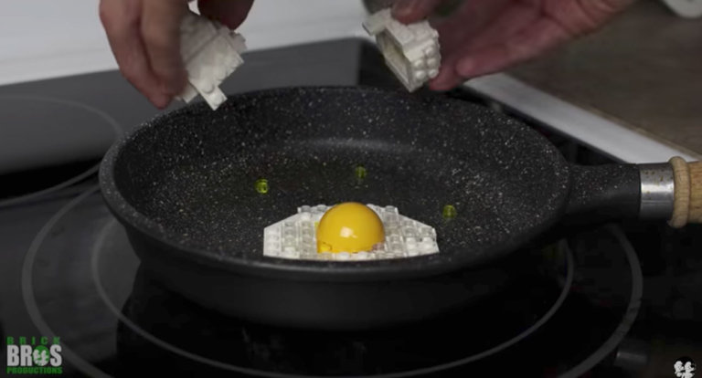 La colazione coi Lego, un cortometraggio geniale in stop motion