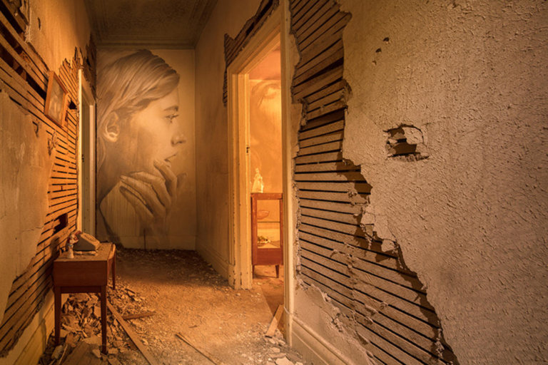 Rone disegna splendidi volti femminili nelle case abbandonate