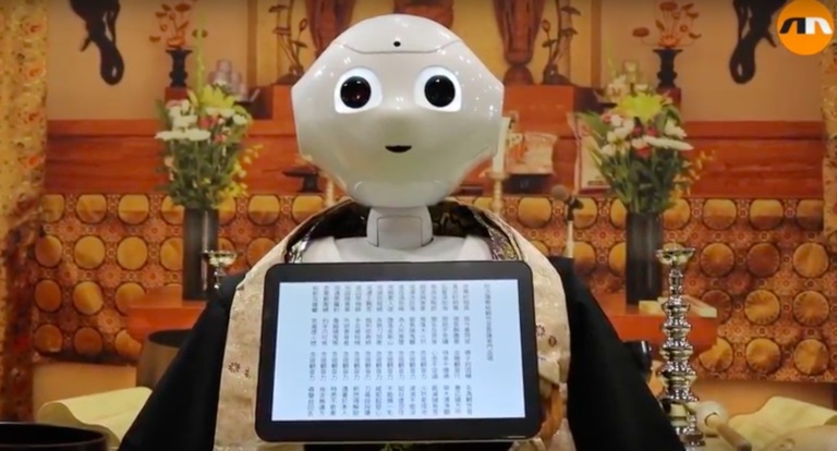 Il monaco robot che celebra funerali low cost