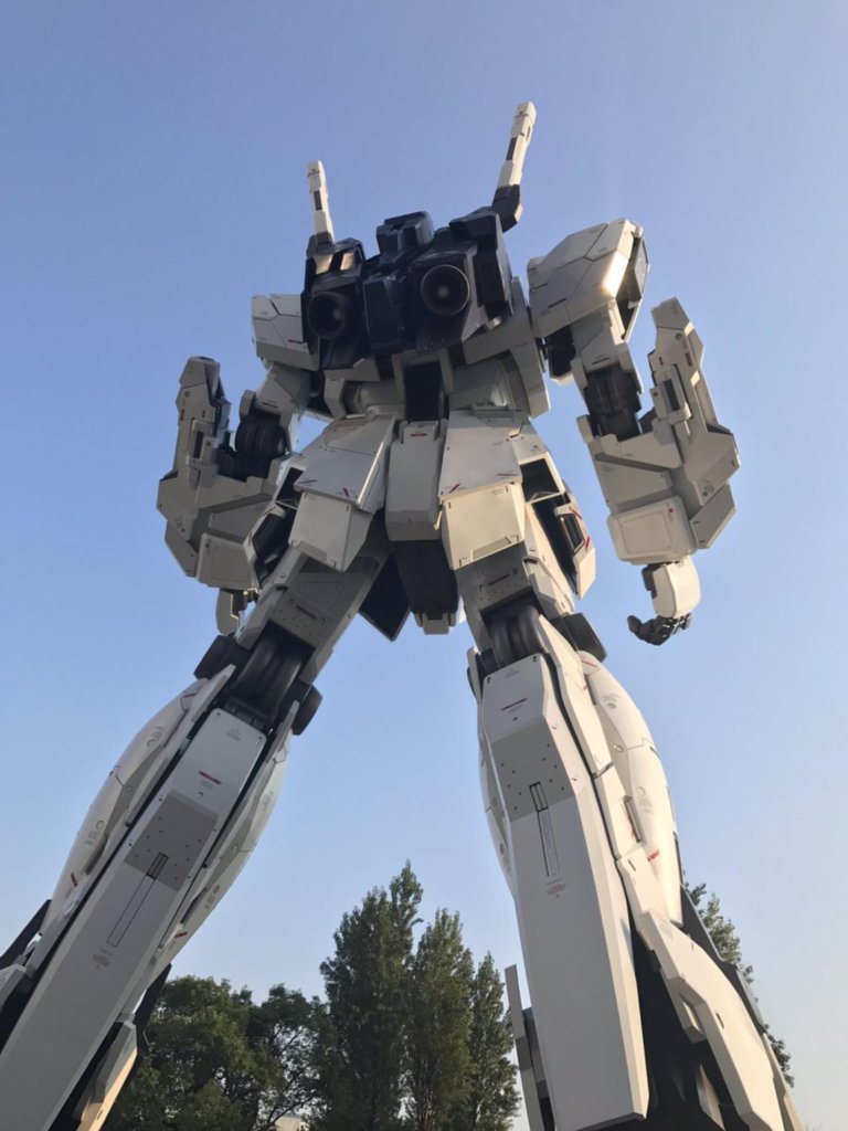 La statua di Gundam a Tokyo