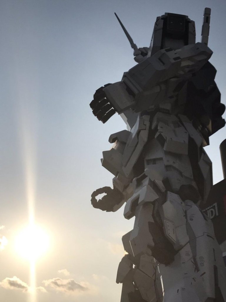 La statua di Gundam a Tokyo