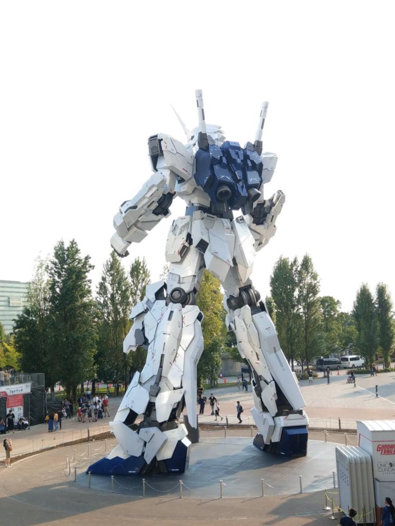La statua di Gundam a Tokyo