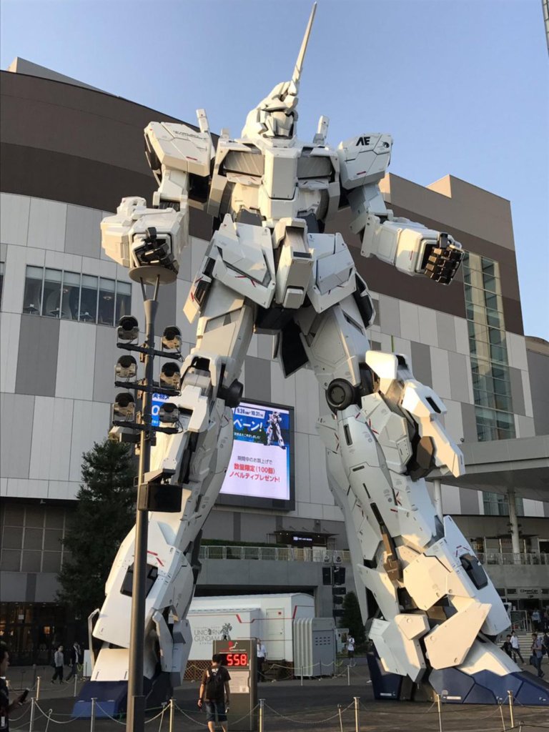 La statua di Gundam a Tokyo