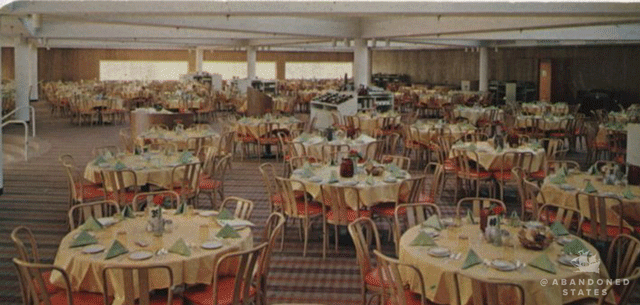 Un'enorme sala da pranzo, oggi completamente dismessa
VIA BOREDPANDA