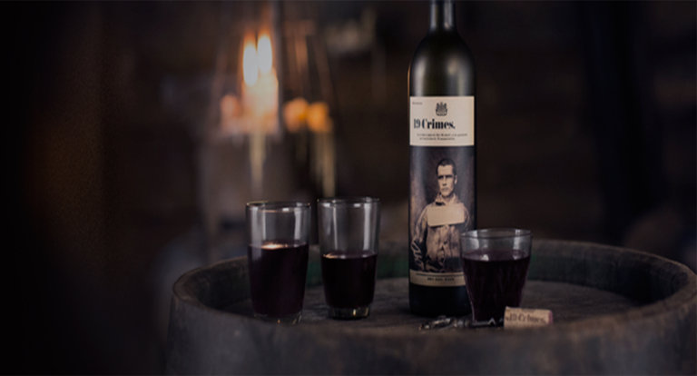 In Australia i criminali prendono vita sulle etichette dei vini