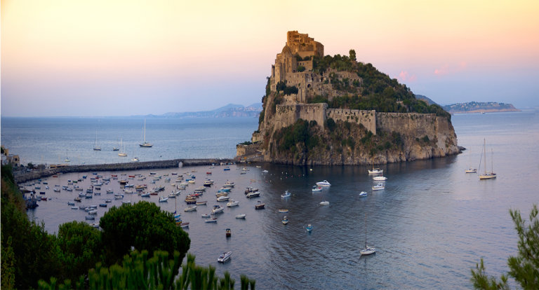 Il Castello Aragonese di Ischia: una magnifica rocca medievale in mezzo al mare