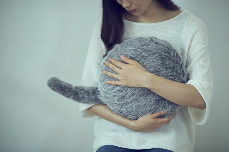 Qoobo, il gatto robot senza testa né arti