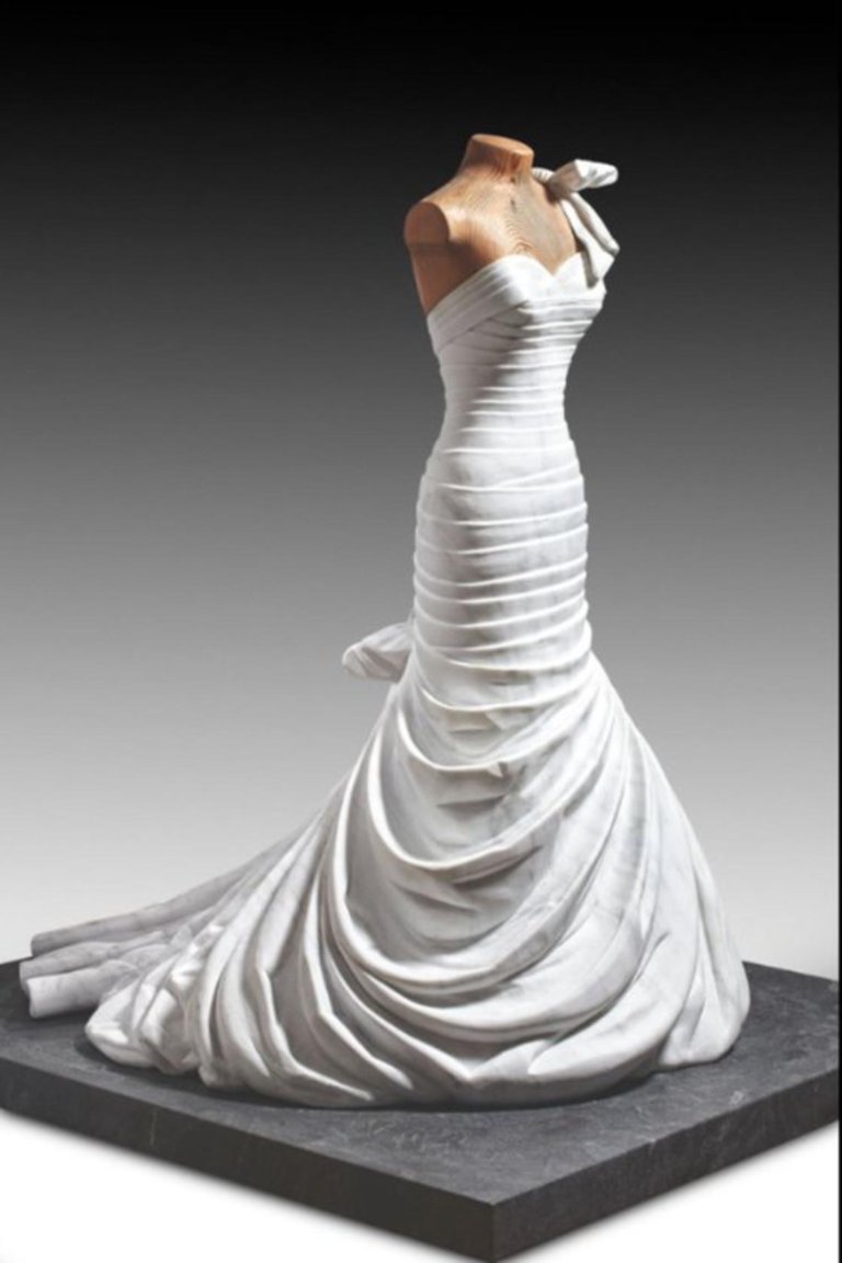 Le sculture in marmo di Alasdair Thomson