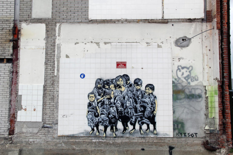 L'emozionante street art di Icy and Sot