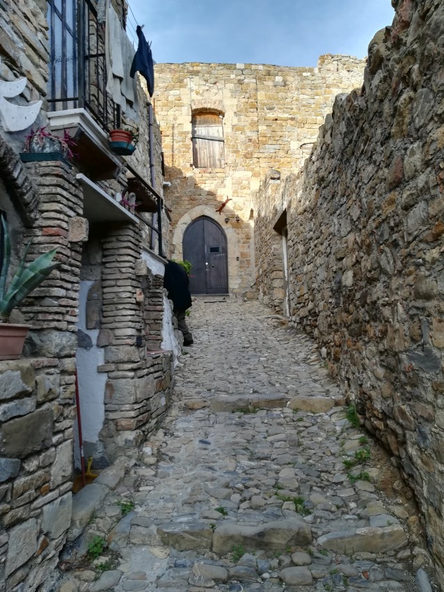 Un vicolo di Bussana Vecchia
