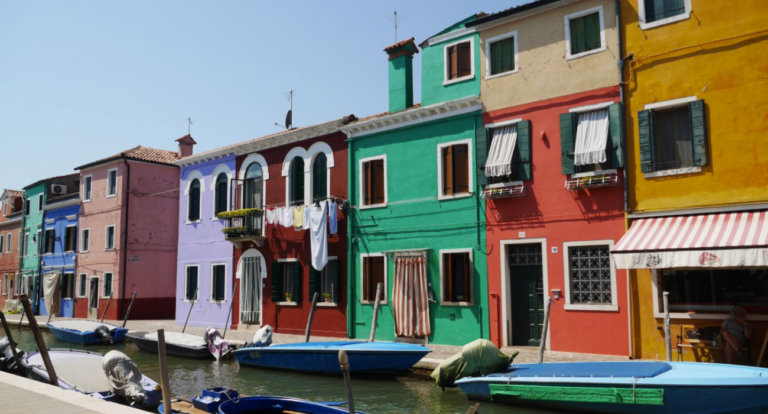 Borgo-colorato-Burano-provincia-Venezia-paradiso-fotografi0