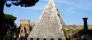 Misteriosa-piramide-Cestia-centro-storico-Roma00