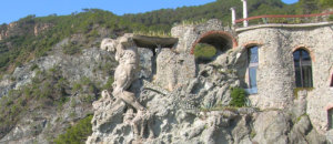 Nettuno-gigante-monterosso-mare-scampato-bombardamenti