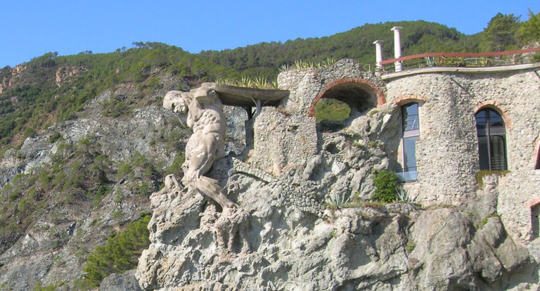 Nettuno-gigante-monterosso-mare-scampato-bombardamenti