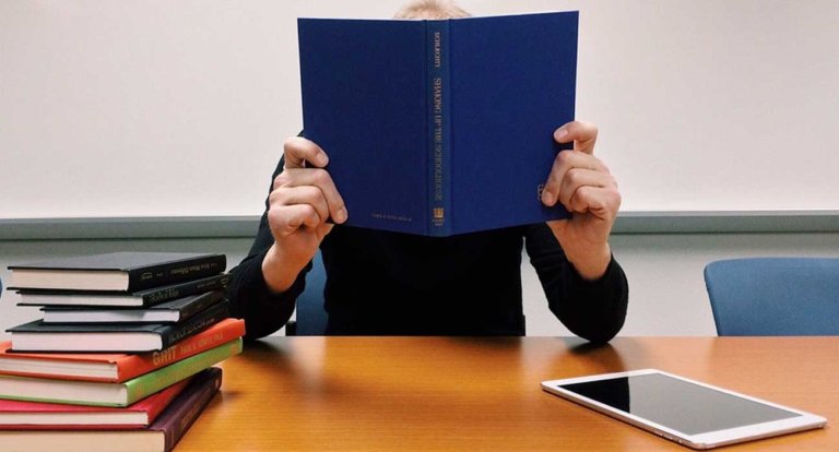 Adolescenti bulli coi professori, di chi è la colpa?