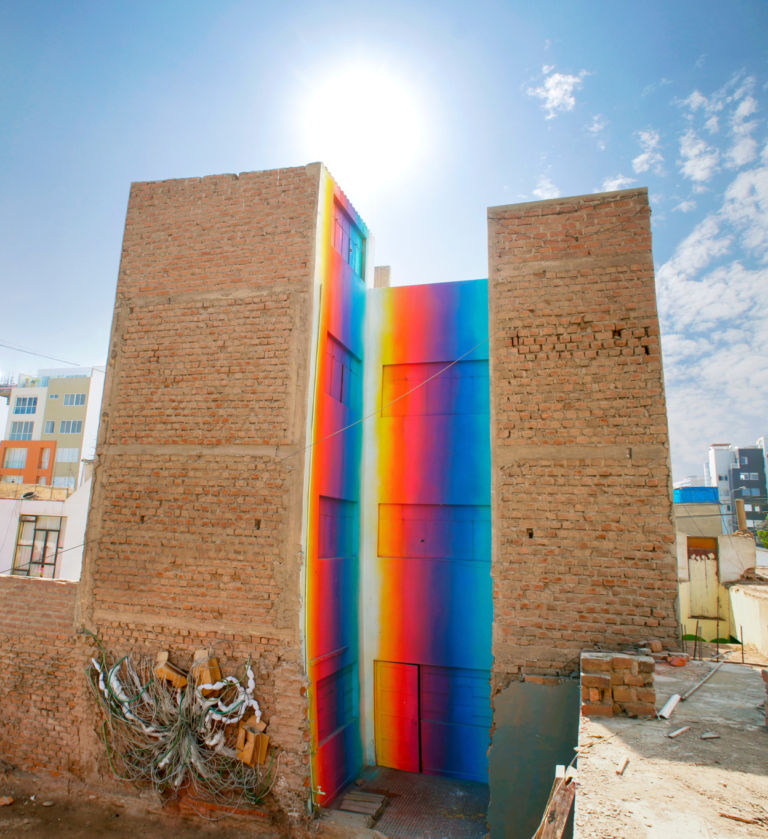 I murales prismatici di Xomatok in Perù