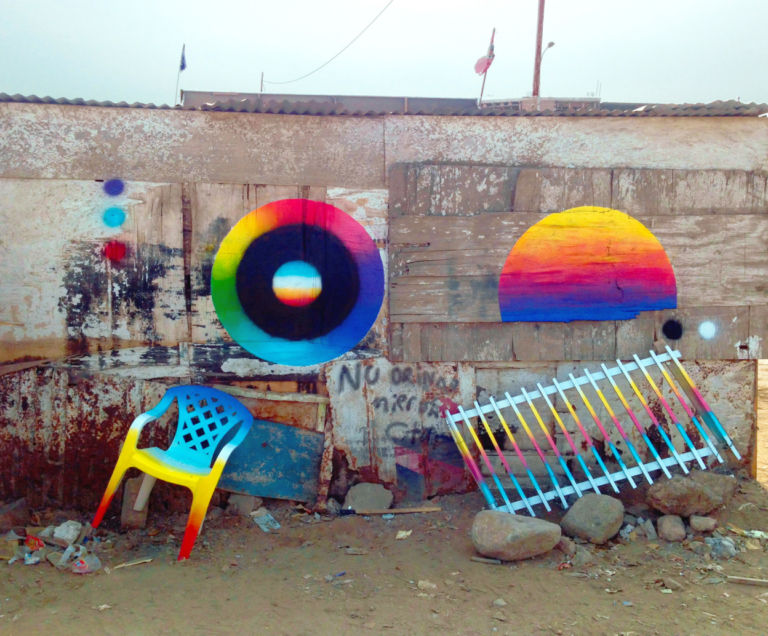 I murales prismatici di Xomatok in Perù