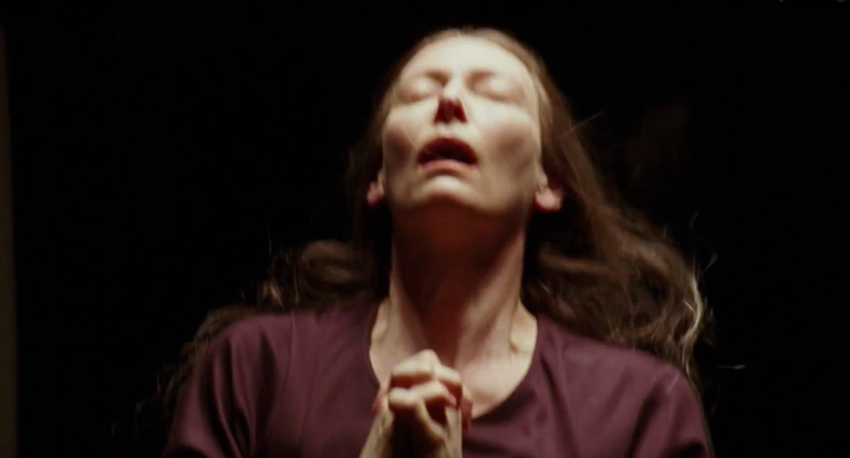 È uscito il trailer di Suspiria di Luca Guadagnino e sembra promettere bene