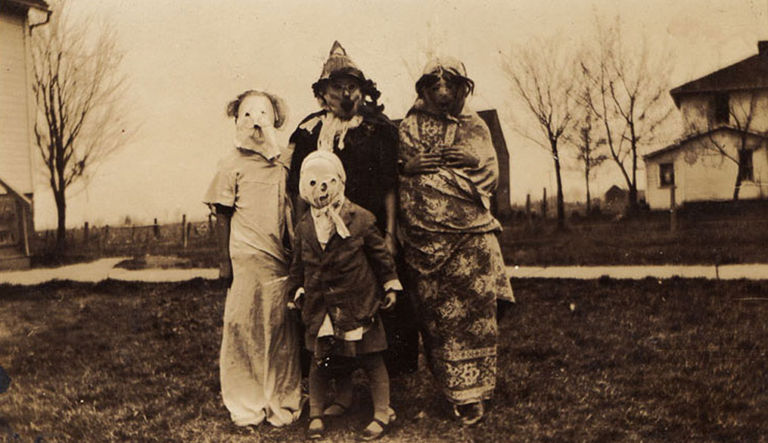 Haunted 0002 3 costumi vintage halloween