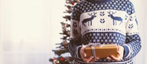 Natale in ufficio i migliori regali divertenti da fare ai tuoi colleghi
