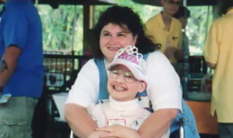 L’incredibile storia di Gypsy Rose Blanchard diventa una serie intitolata “The Act”