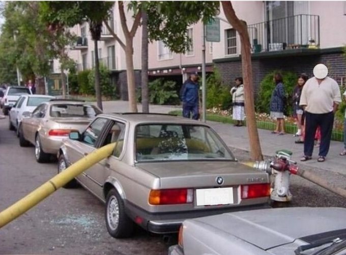 Parcheggiare davanti a un idrante