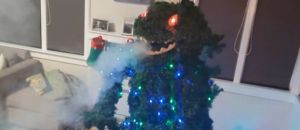 Albero di natale gozilla