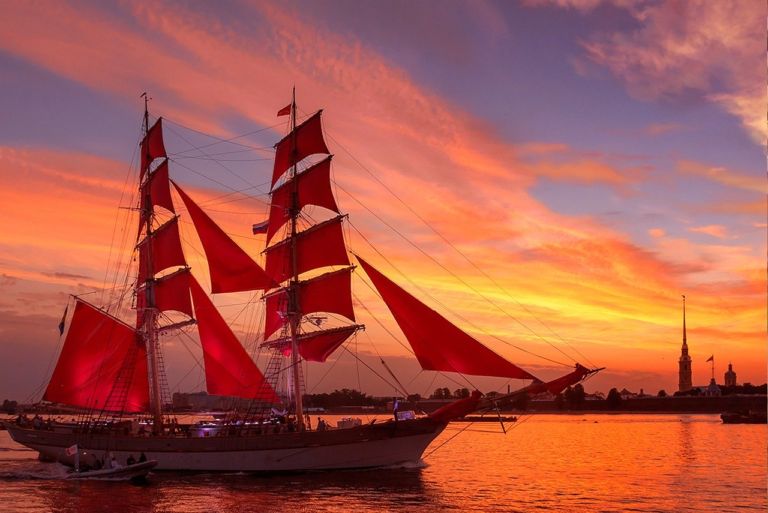 Nave vele rosse