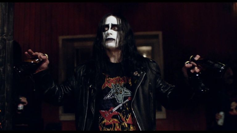 Brucia tre chiese per promuovere la sua band Black Metal