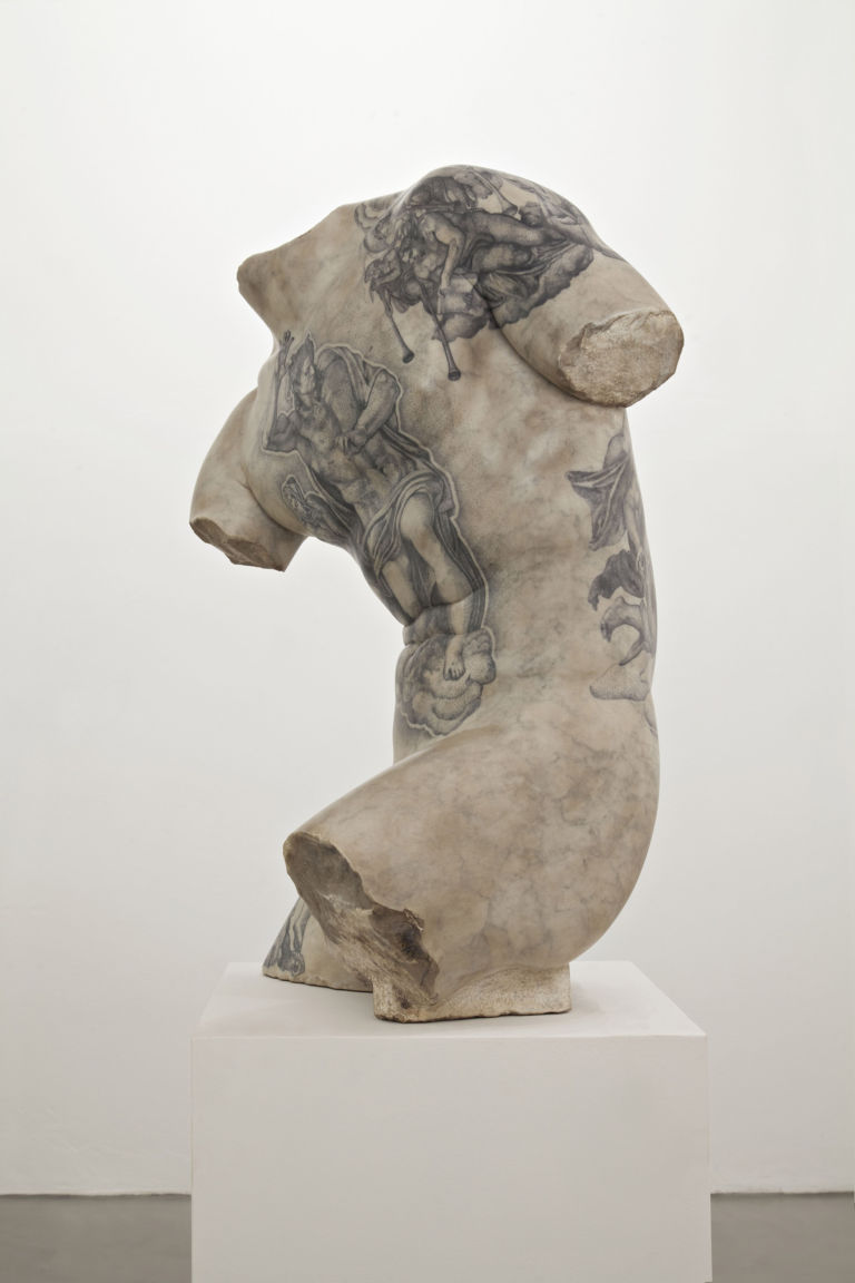 Le incredibili sculture tatuate di Fabio Viale