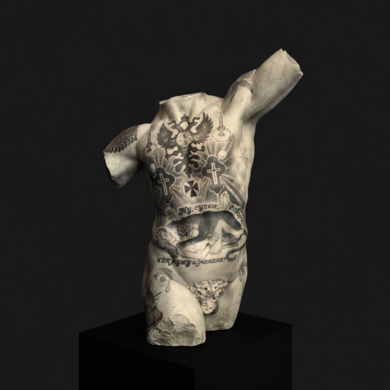 Le incredibili sculture tatuate di Fabio Viale